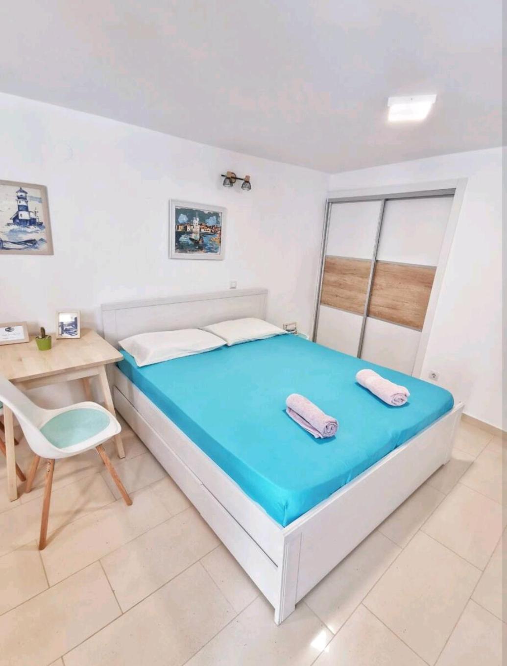 Apartment 4m Above Sunset